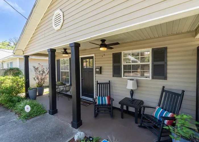 Holiday home Foxden, Walk To Downtown Festivals And Events!