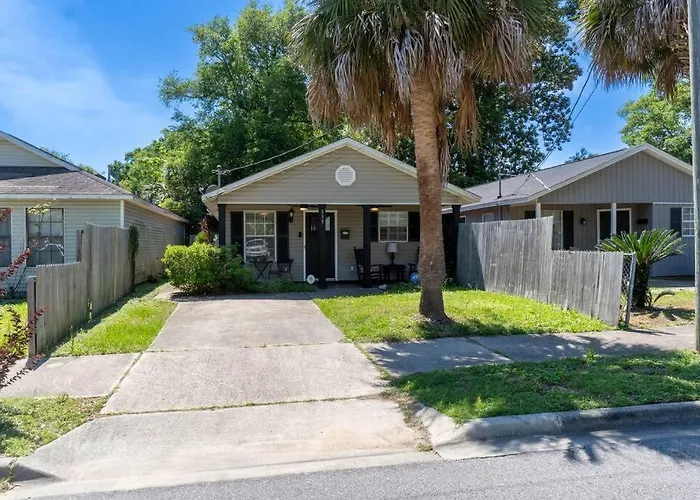 Holiday home Foxden, Walk To Downtown Festivals And Events!